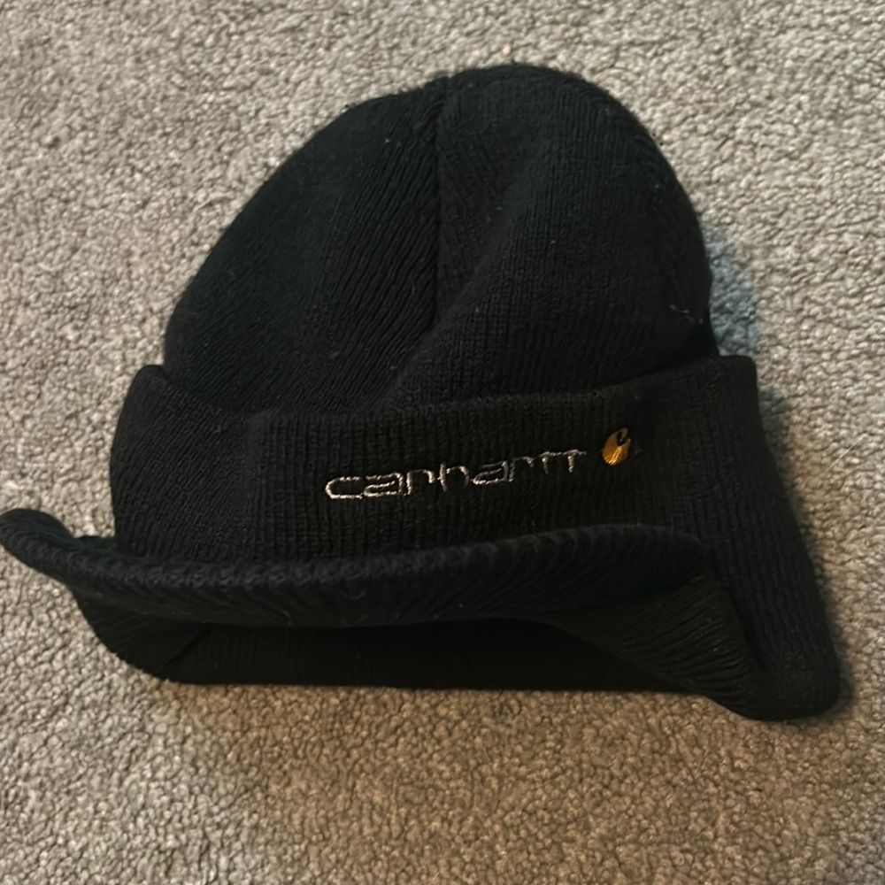 Black carhartt beanie